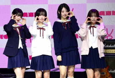 [TEN포토]QWER '러블리 하트'