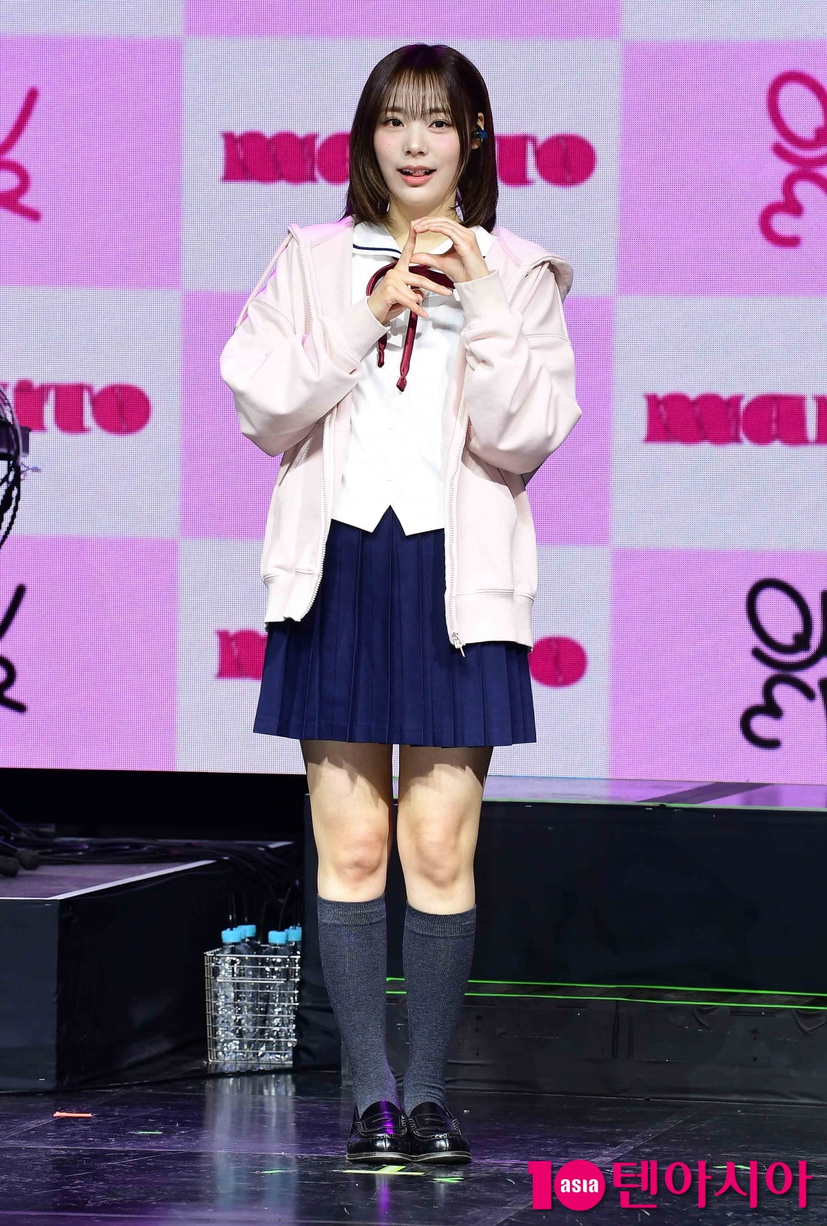 [TEN포토]QWER 시연 '귀엽게 혀 빼꼼'