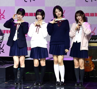 "트위치 BJ 안 돼"…QWER 쵸단·마젠타 출신 논란, 가수 데뷔에 자격 있나 [TEN피플]