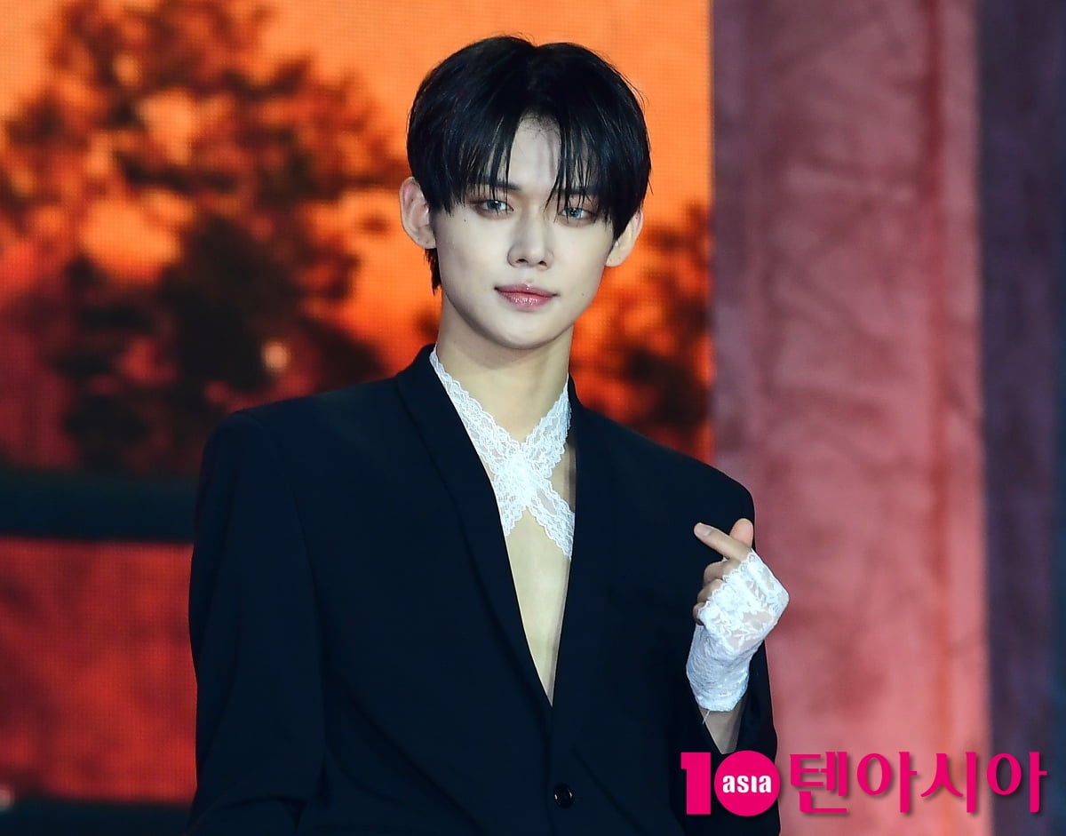 [TEN포토]TXT 연준 '빠져드는 이목구비'