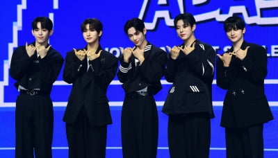 [TEN포토]나우어데이즈 '첫 번째 싱글 앨범 'NOWADAYS' 로 데뷔'