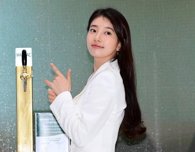 [TEN포토]수지 '리듬타며 춤 한번 춰볼까?'