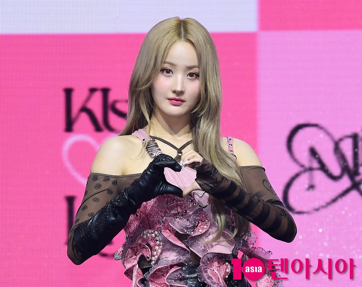 [TEN포토]키스오브라이프 벨 '깜찍한 하트'