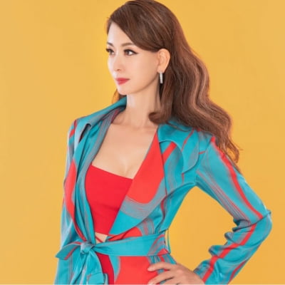 シニアモデルイ・スジン、「2024上海ファッションウィーク」ランウェイ掌握