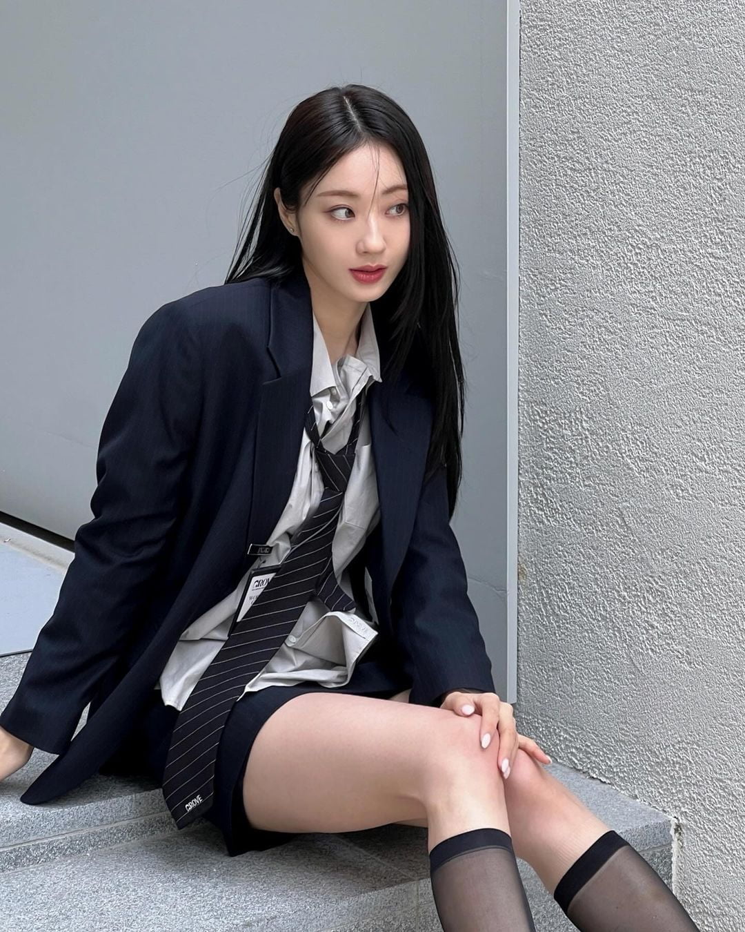 나인뮤지스스타킹밴드 나인뮤지스 출신 경리 패션 부업 시작했나…스태프 목걸이 눈길 | 텐아시아