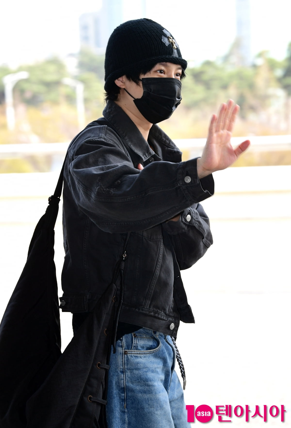 [TEN포토]샤이니 태민 '비니로 멋낸 공항패션'