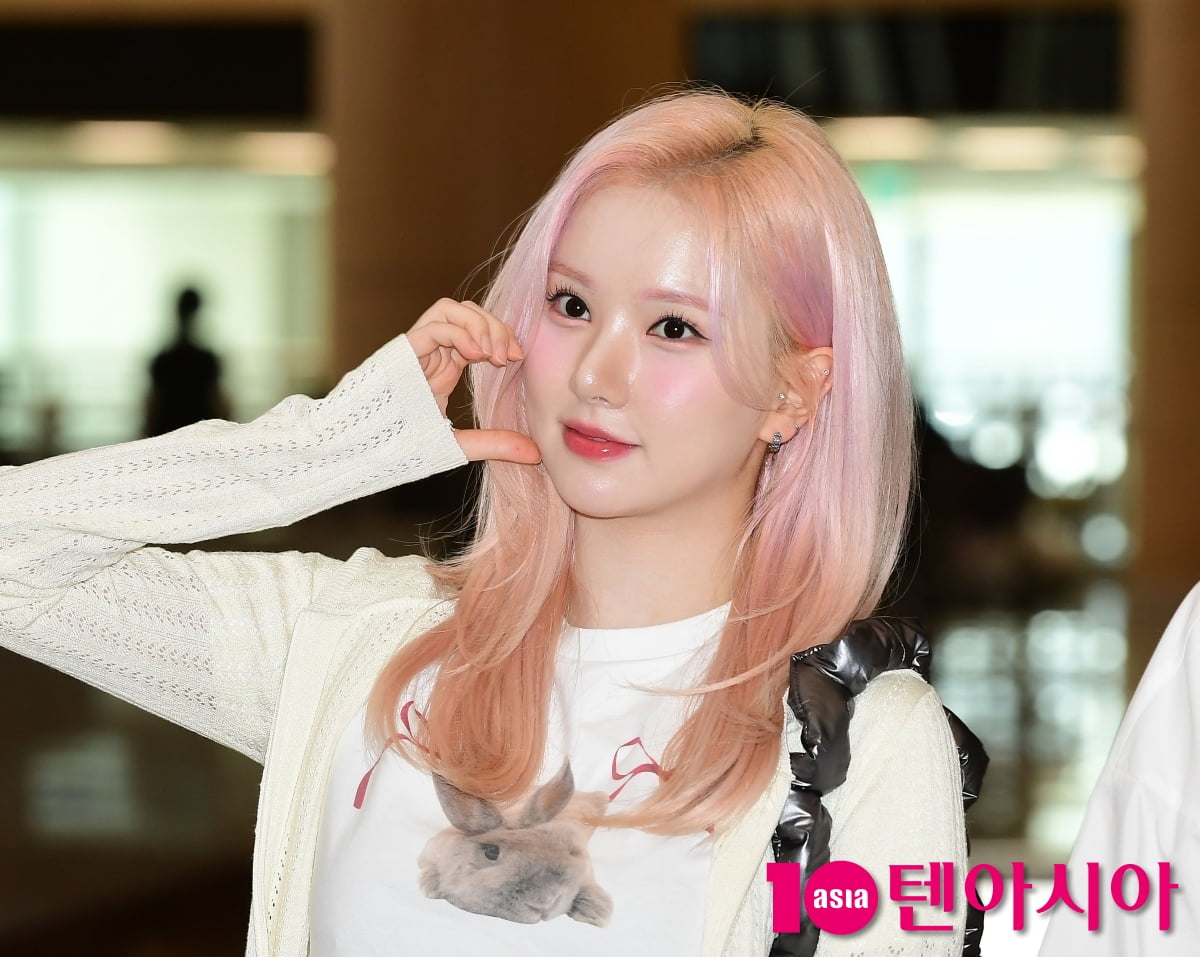 [TEN포토]비비지 은하 '눈썹 마저 핑크핑크'