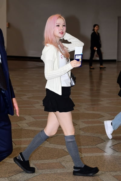 [TEN포토]비비지 은하 '단화 신어도 완벽한 비율'