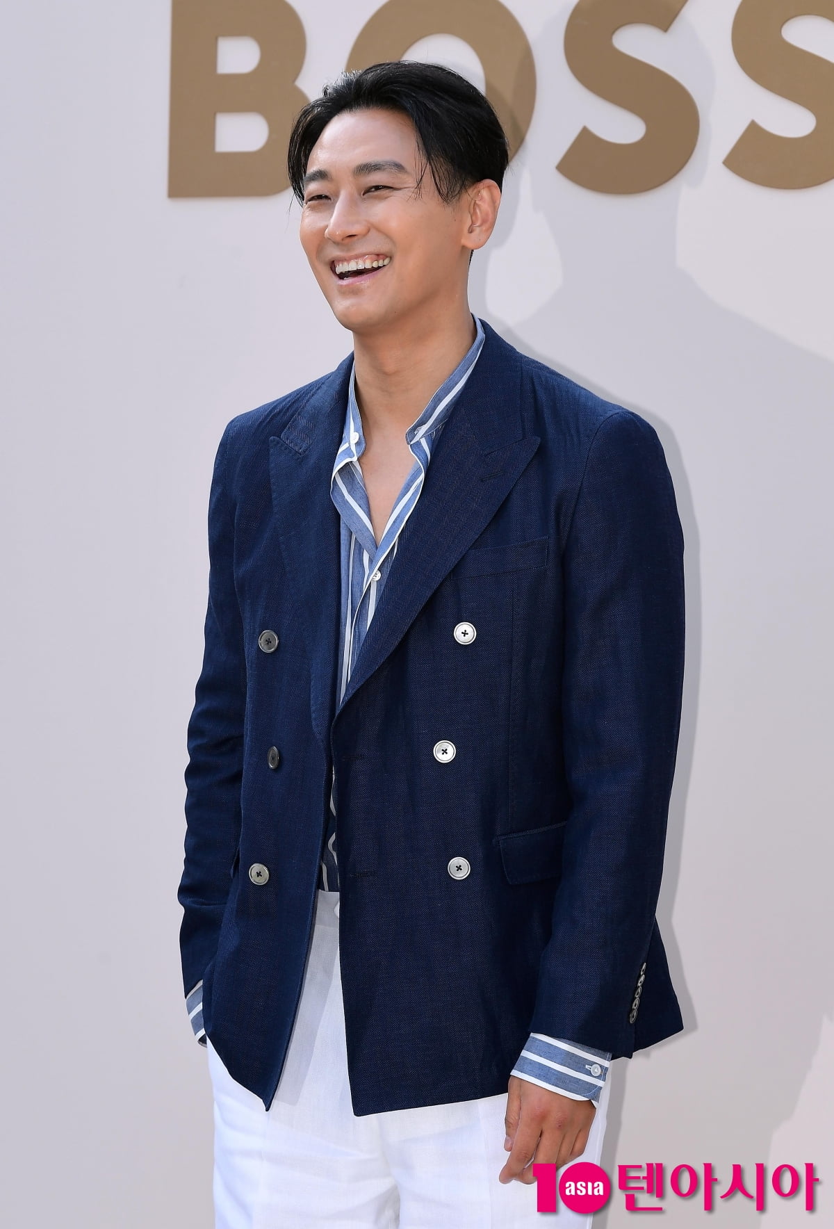 [TEN포토]주지훈 '빵 터져도 멋짐 한가득'