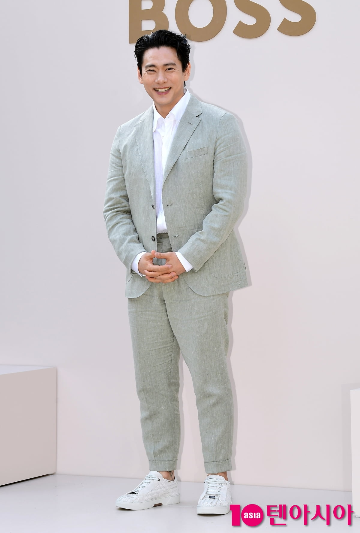 [TEN포토]유태오 '니키 리가 반한 미소'
