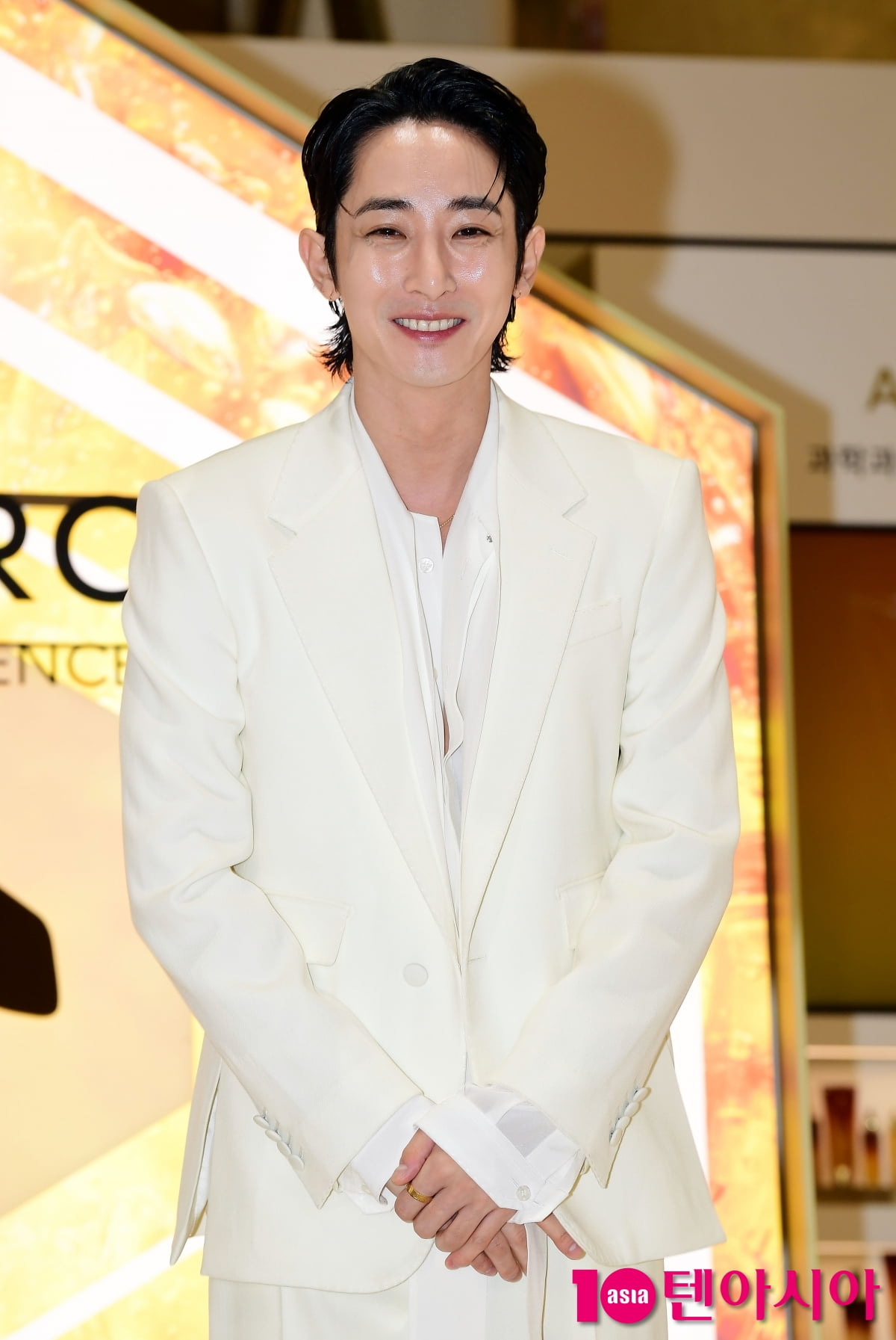 [TEN포토]이수혁 '달콤미소에 여심녹네'