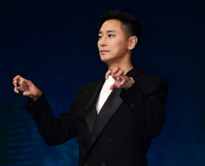 [TEN포토]주지훈 '이것이 만두 하트'