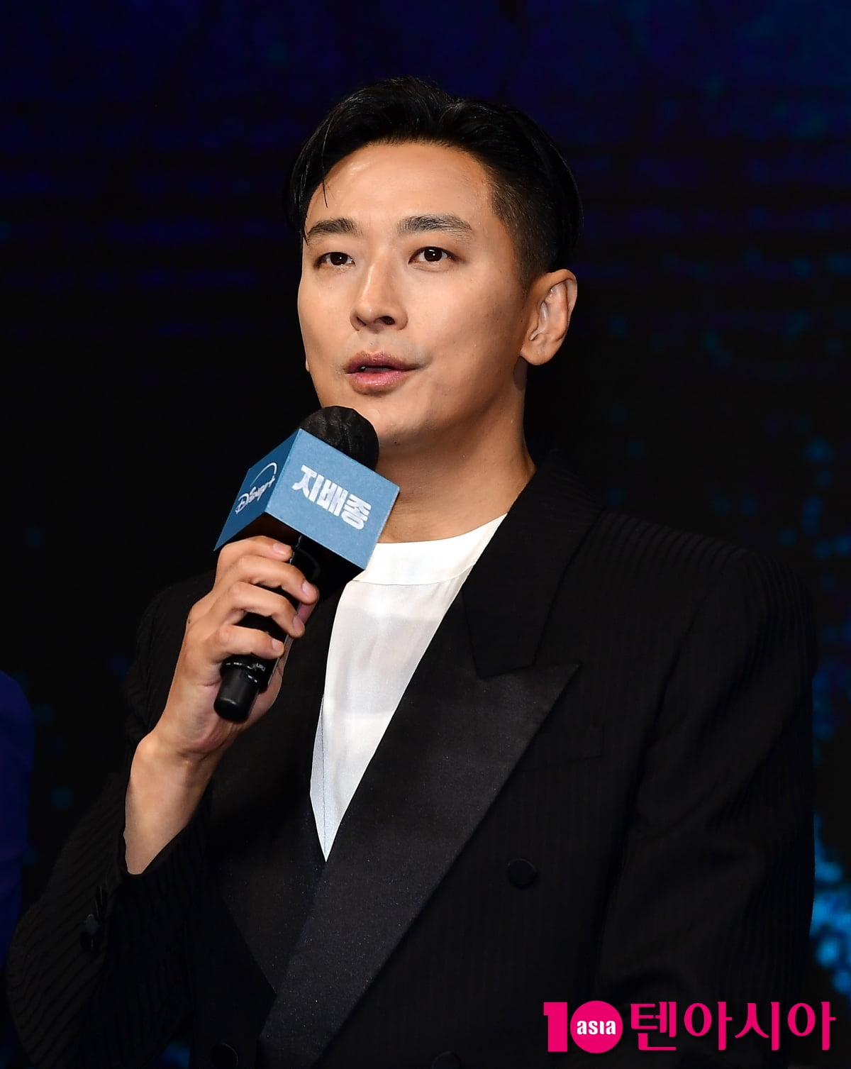 [TEN포토]주지훈 '전신슈트 신 좀 쑥스러웠다'