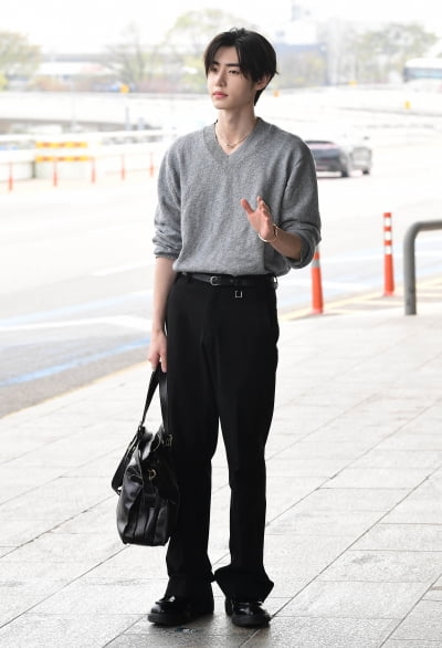[TEN포토]엔하이픈 성훈 '마성의 분위기남'
