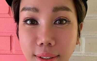Kim Song, angry at malicious comments asking for divorce