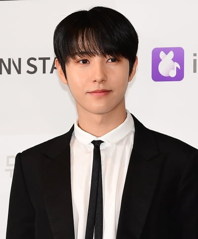 NCT 드림 런쥔, 사생팬 메시지 공개하며 일침…"속 시원해" vs "왜 유료 소통 앱에서" [TEN이슈]