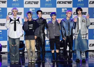 [TEN포토]엔카이브 '싱글 앨범 'DRIVE' 데뷔'