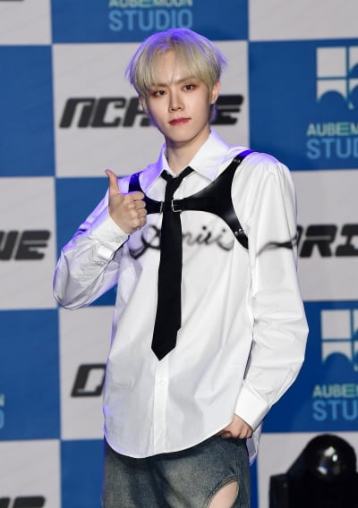 [TEN포토]엔카이브 하엘 '우리 그룹 엔카이브 최고'