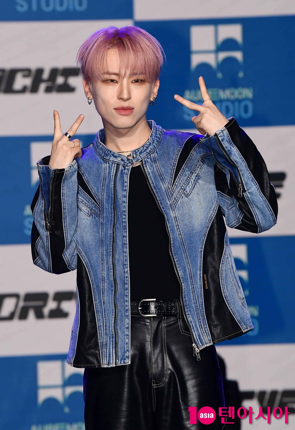 [TEN포토]엔카이브 이안 '매력적인 맏형'