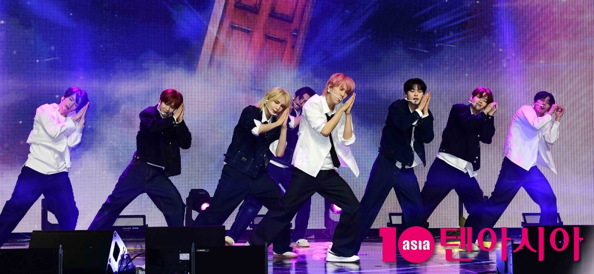 [TEN포토]이펙스 '타이틀곡 시그니처 포즈'