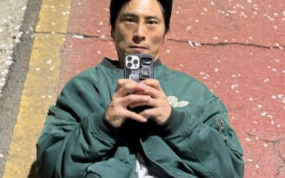 김재우, '♥조유리' 위해 길바닥에 엎드리고 눕기까지…벚꽃 '인생샷' 건지기 임무 수행