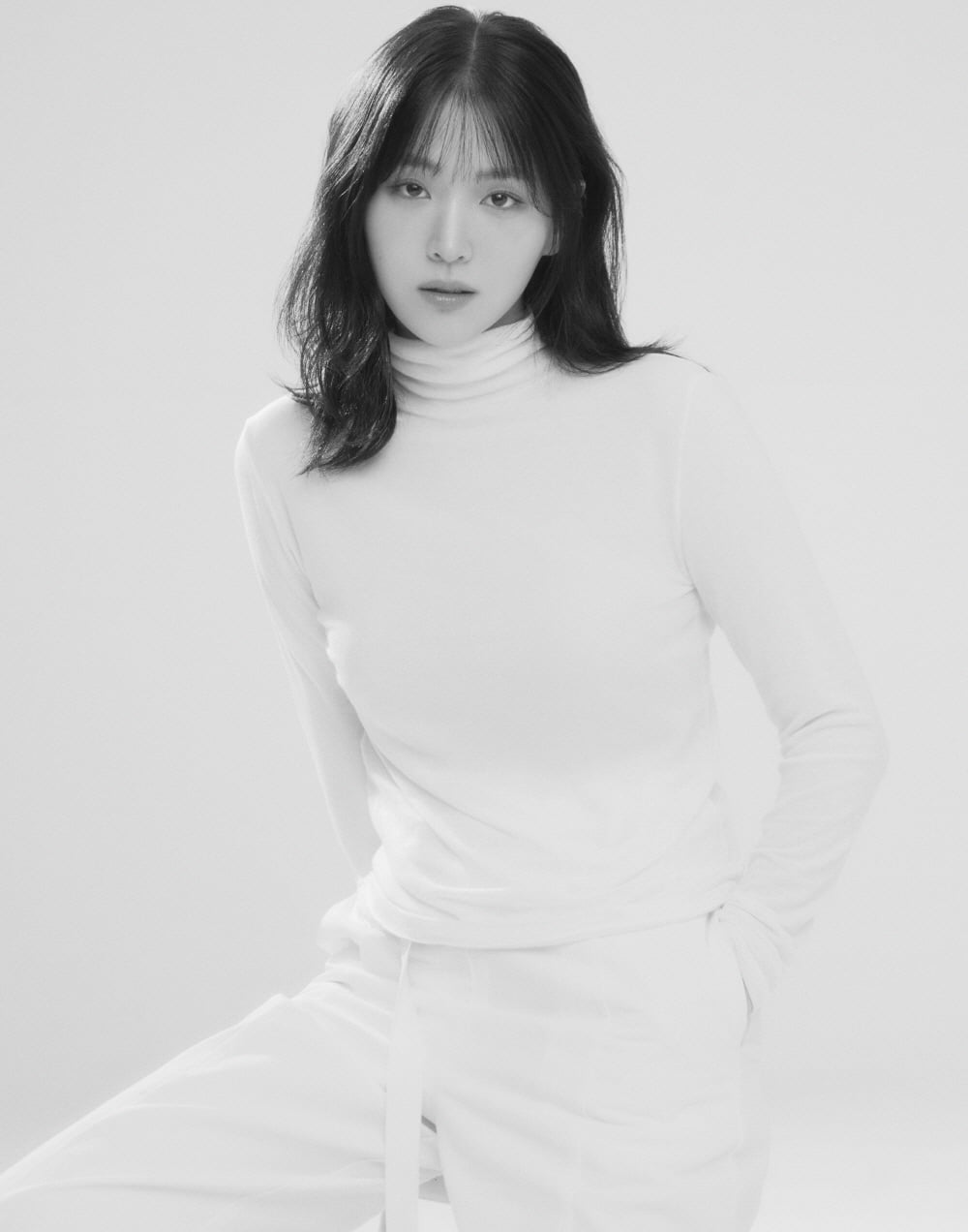 김지은, 청량+다크 다 되는 비주얼