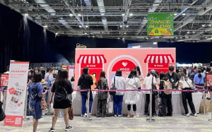 "포토카드 사세요" 포카마켓, 2024 KCON 홍콩 참여…글로벌 팬들에게 통하네