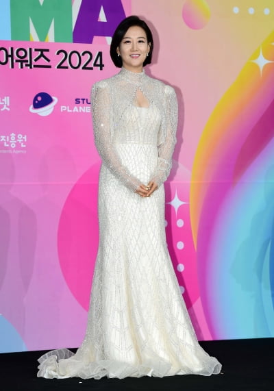 [TEN포토]장윤정 '화려한 드레스 자태'
