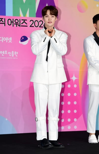 [TEN포토]박서진 '하트 보내는 장구의 신'