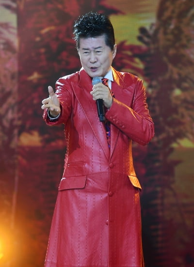 [TEN포토]태진아 '강렬하게'
