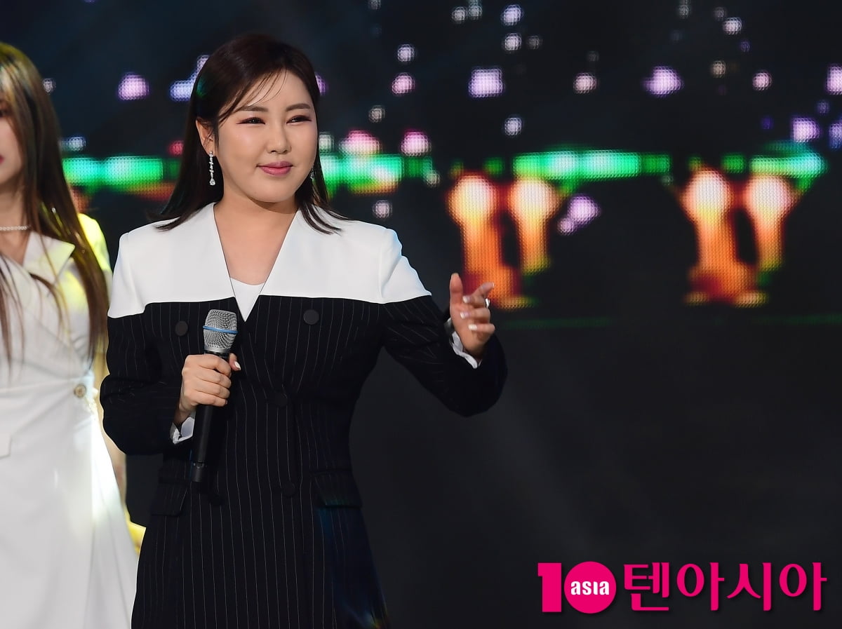 [TEN포토]송가인 '한 박자 쉬고'