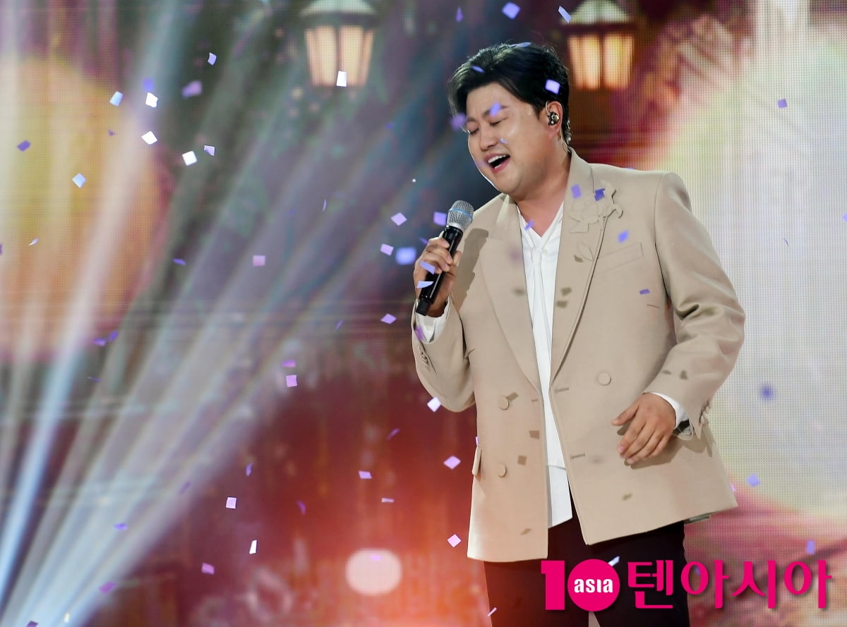 [TEN포토]김호중 '무대를 찢는중'