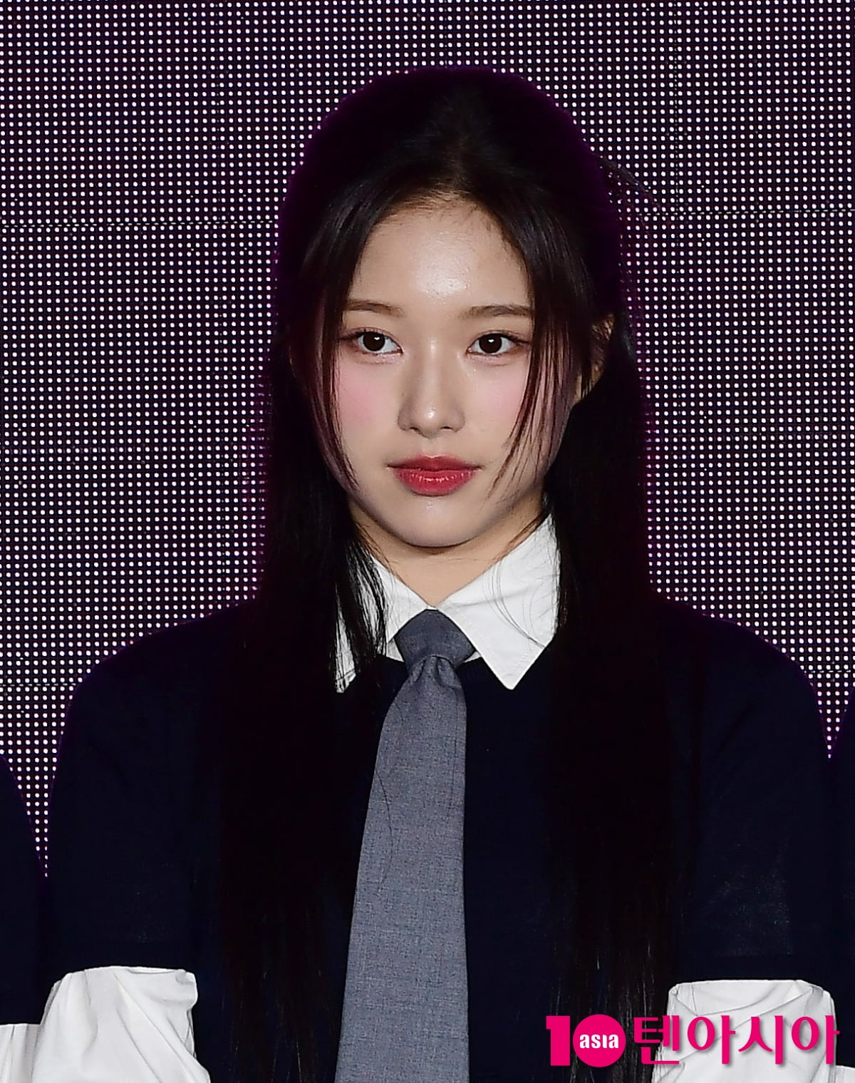 [TEN포토]'아이랜드2' 오유나 '귀여운 고양이상'