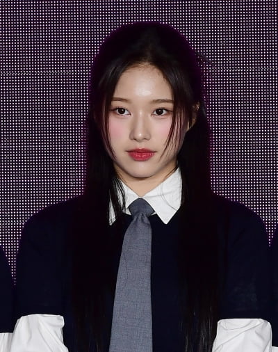 [TEN포토]'아이랜드2' 오유나 '귀여운 고양이상'