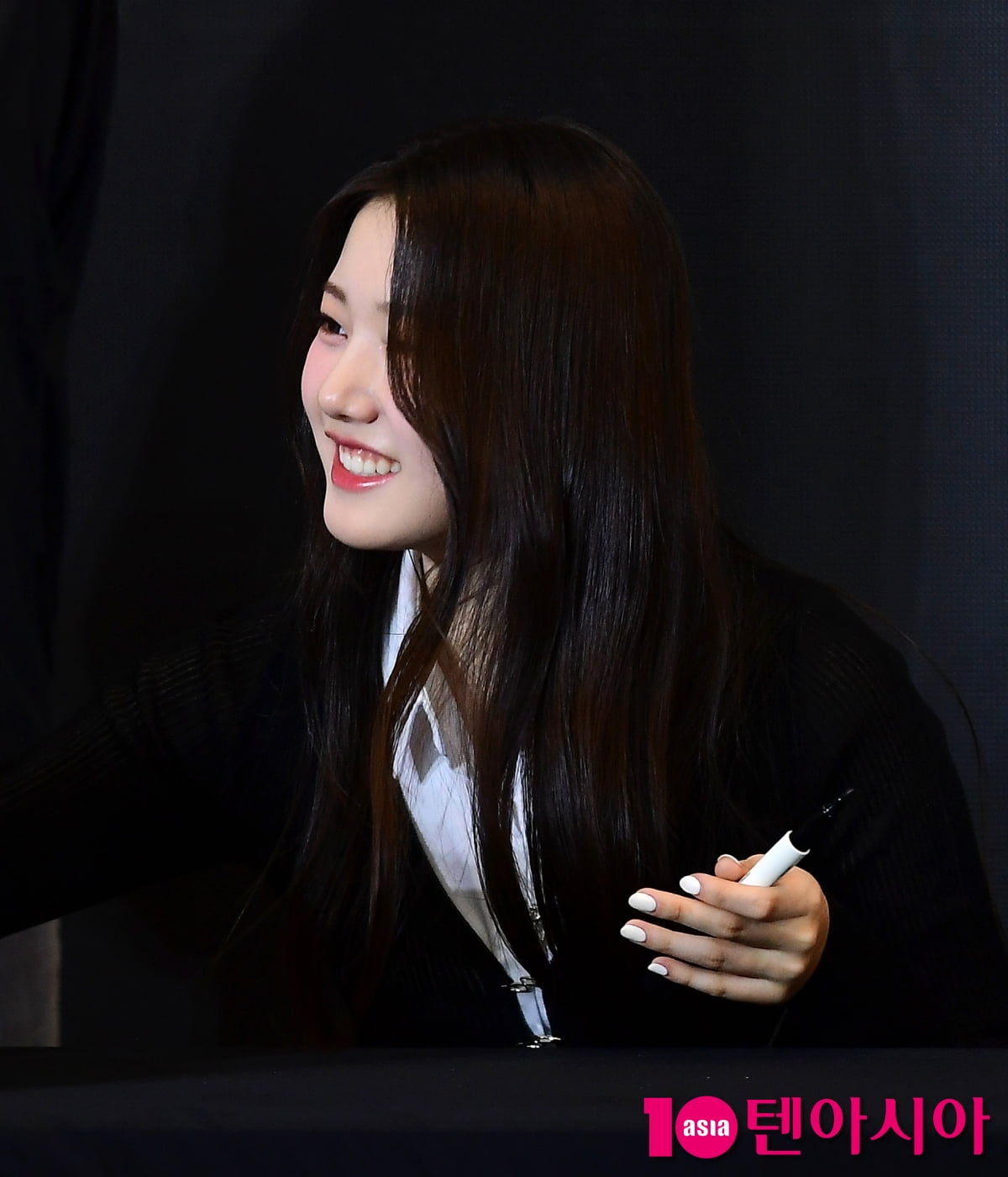 [TEN포토]베이비몬스터 로라 '사랑스러운 꽃미소'