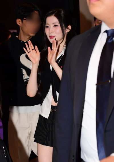 [TEN포토]베이비몬스터 아사 '손바닥 보다 작은얼굴'