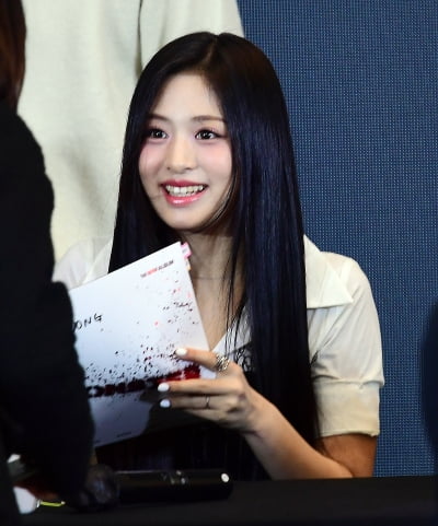 [TEN포토]베이비몬스터 아현 '별을 담은 눈동자'