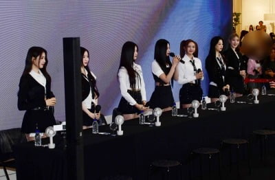 [TEN포토]베이비몬스터 '설레이는 완전체 첫 팬사인회'