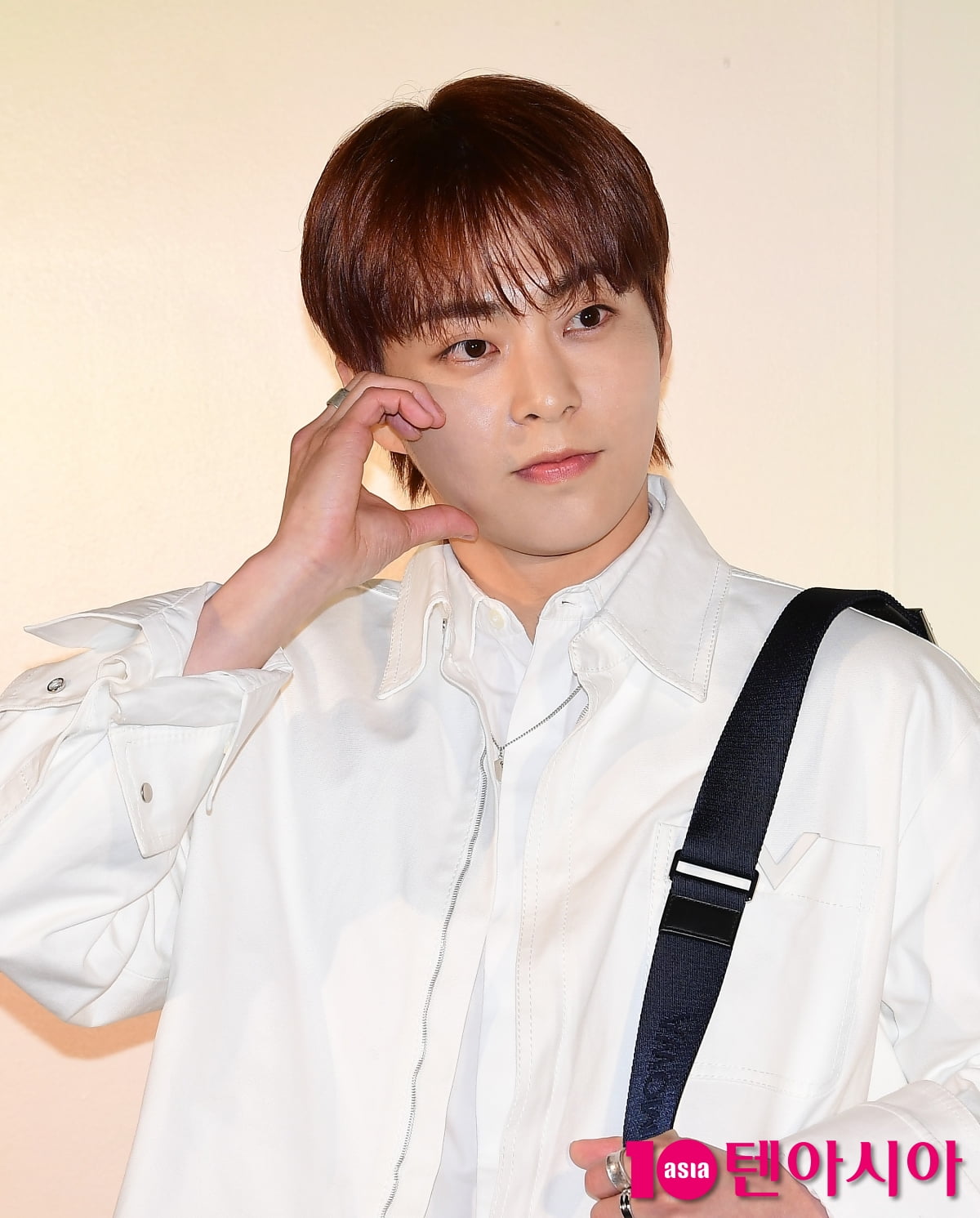 [TEN포토]엑소 시우민 '달콤 하트'