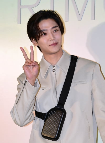 [TEN포토]로운 '상큼한 브이'