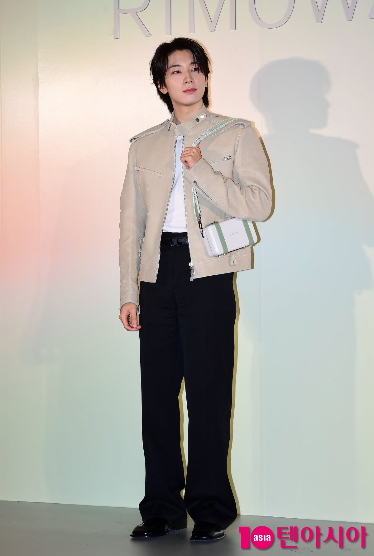 [TEN포토]세븐틴 원우 '미소년 벗고 차도남'