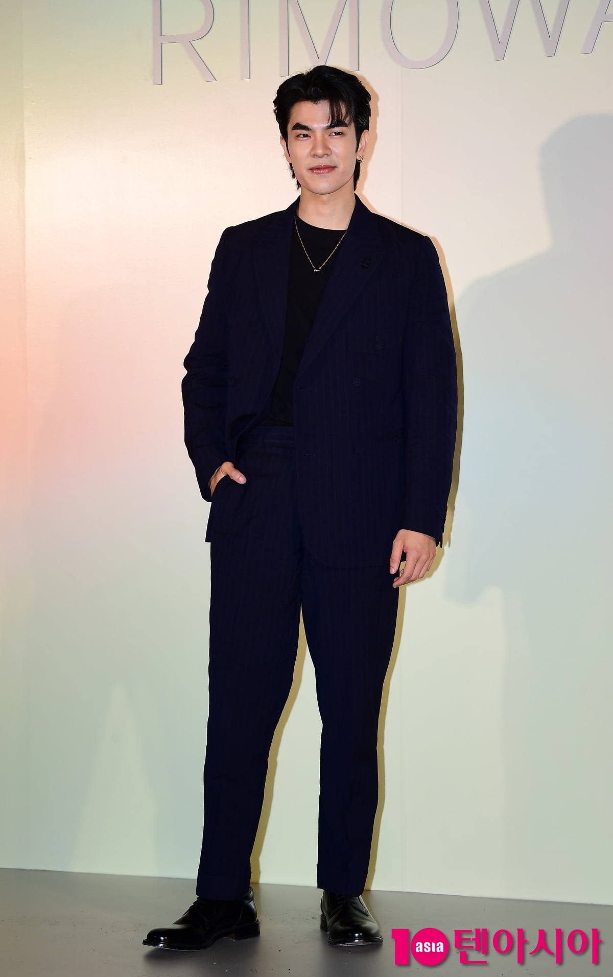[TEN포토]마일 팍품 '젠틀한 수트핏'