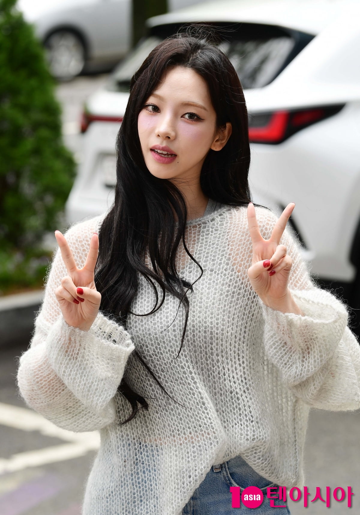 [TEN포토]에스파 카리나 '귀엽게 브이'