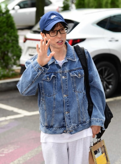 [TEN포토]유재석 '출근길 하는줄 몰랐어요'