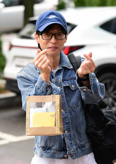 [TEN포토]유재석 '기분 좋아서 하트'