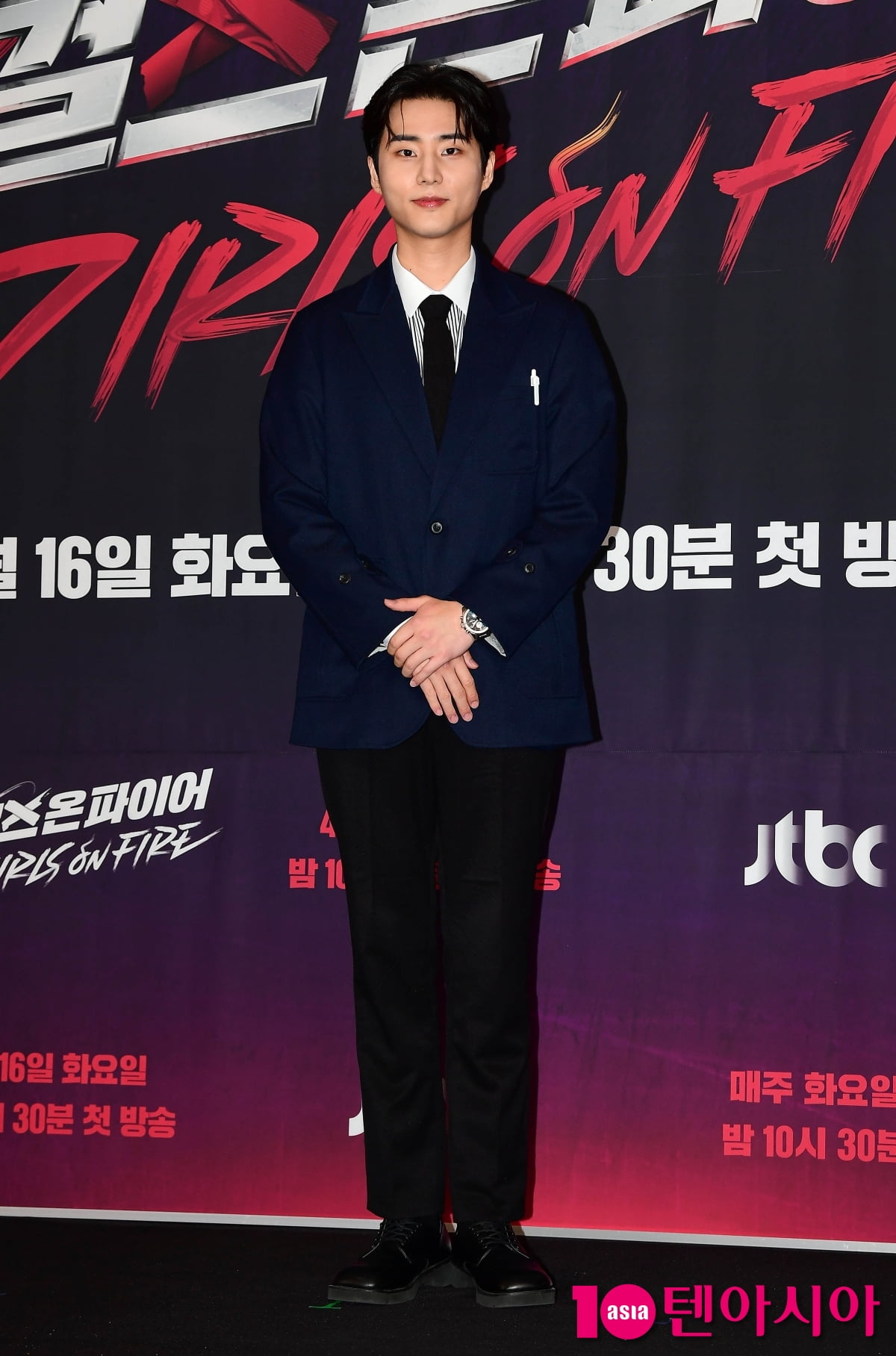 [TEN포토]영케이 '완벽한 수트핏'