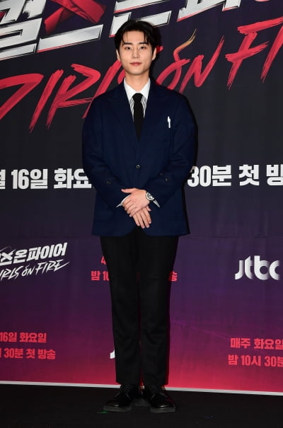 [TEN포토]영케이 '완벽한 수트핏'