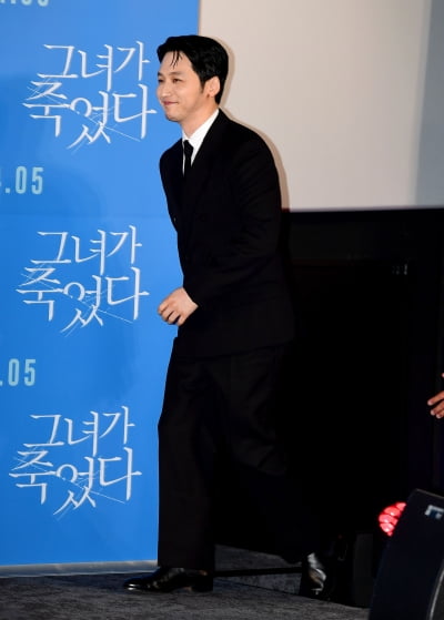 [TEN포토]변요한 '시크한 수트핏'