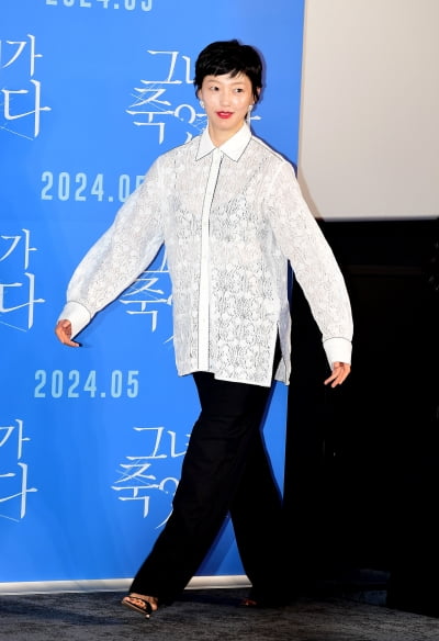 [TEN포토]이엘 '아찔한 시스루'