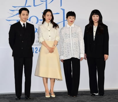 [TEN포토]김세휘 감독-변요한-신혜선-이엘 '그녀가 죽었다 주역들'